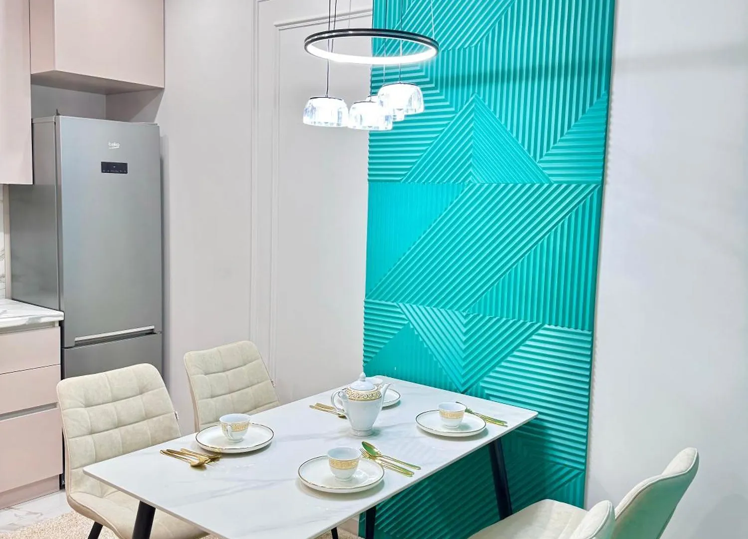 Терраса- Тв Напротив Кровати- Вид На Горы Almaty Apartment